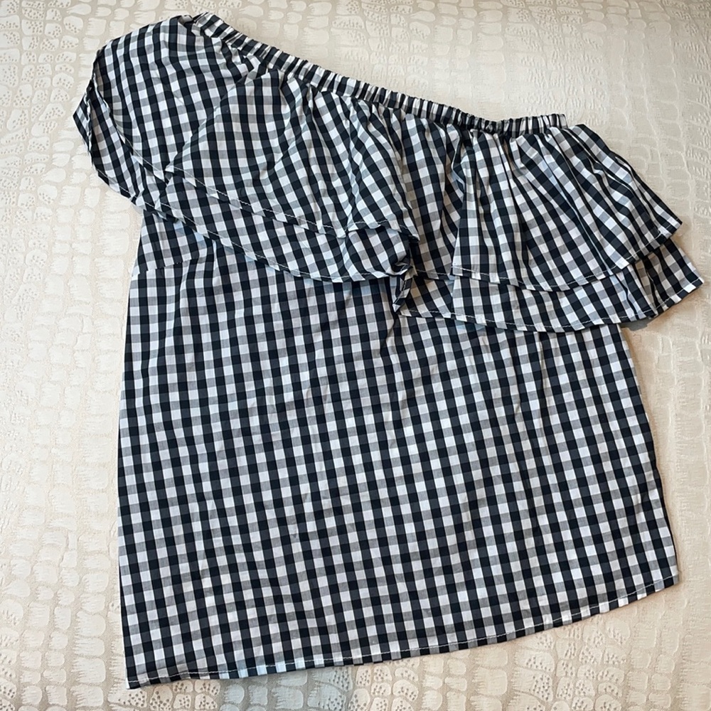 Halogen One Shoulder Ruffled Top